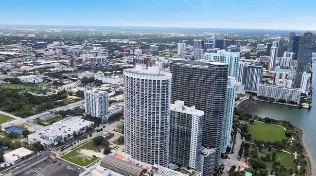 Building Photo - 1750 N Bayshore Dr