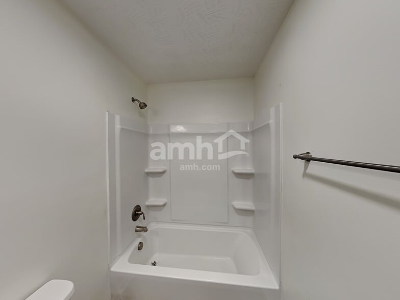 Building Photo - 69 Sandburg Dr