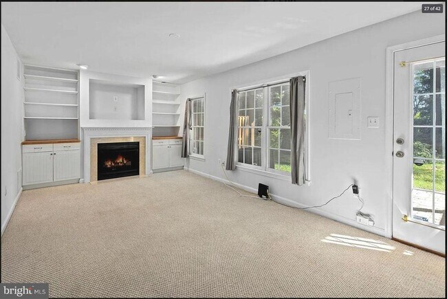 Building Photo - 5394 Chieftain Cir