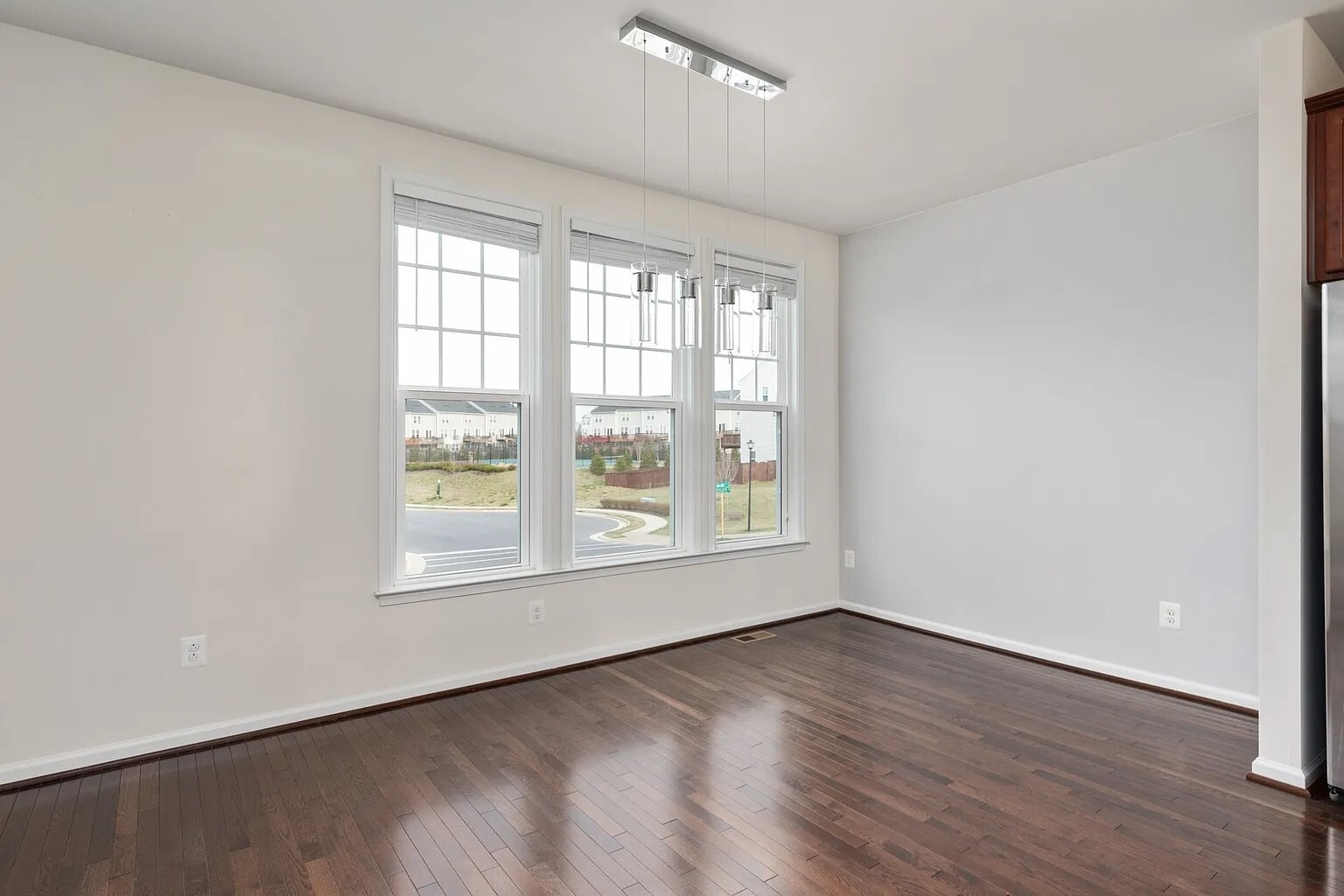 Building Photo - 148 Solara Dr