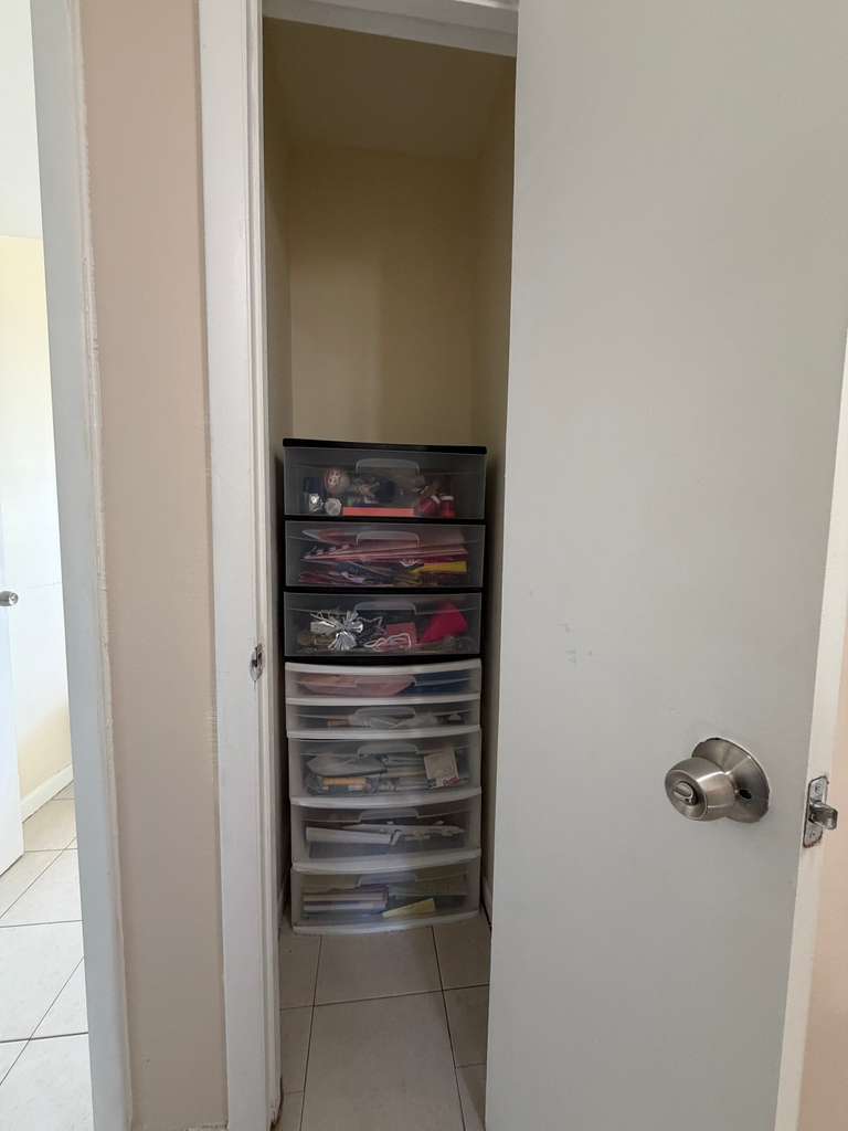 Building Photo - 9180 Fontainebleau Blvd