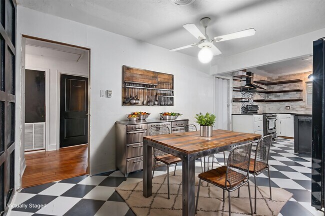 Building Photo - 1219 Park Ln