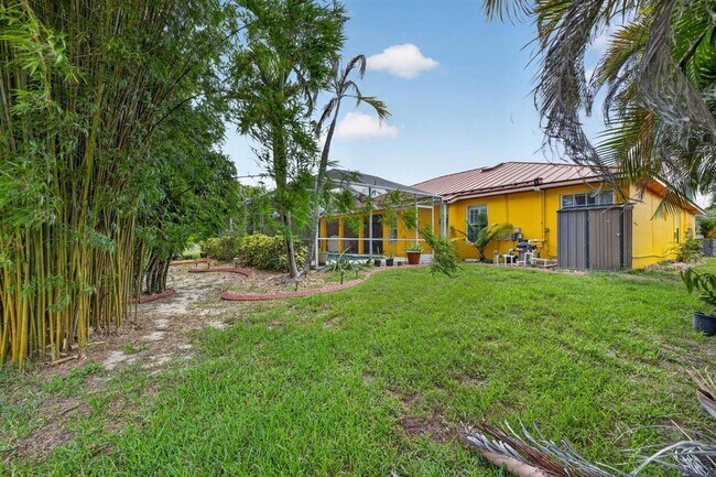 Building Photo - 3077 SE Galt Cir