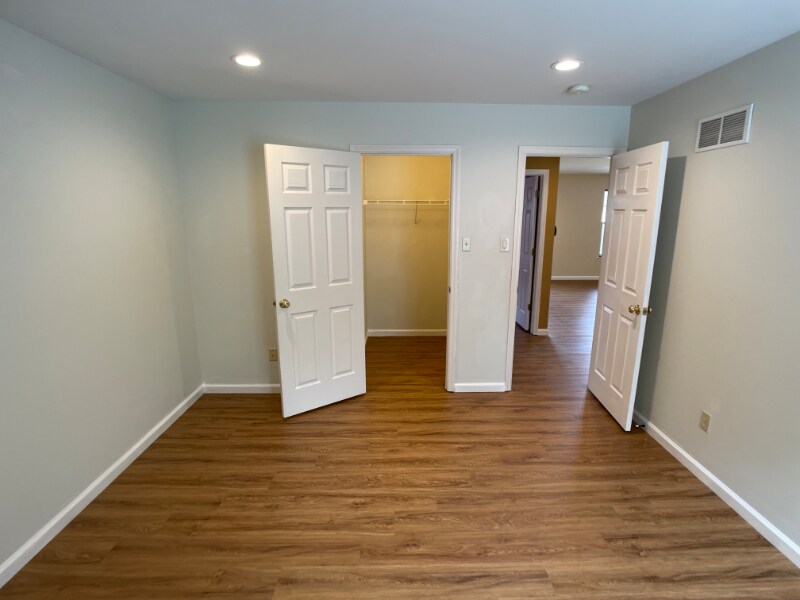 Building Photo - 3802 Scarlet Oak Dr