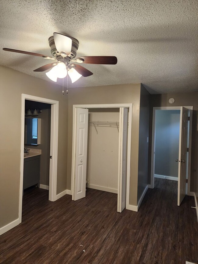Building Photo - Fantastic single family home!