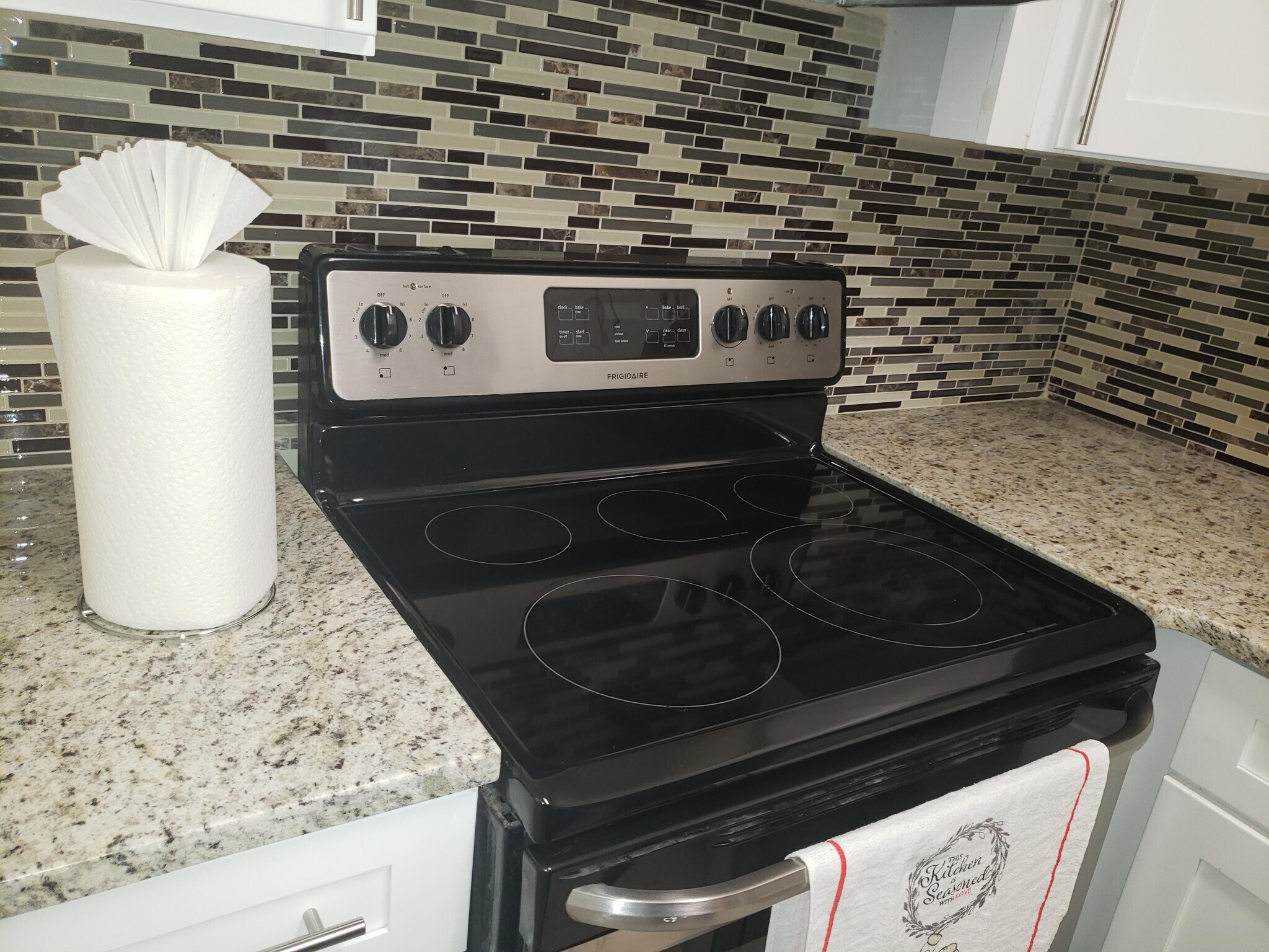 Kitchen - 1115 Thomas Rd