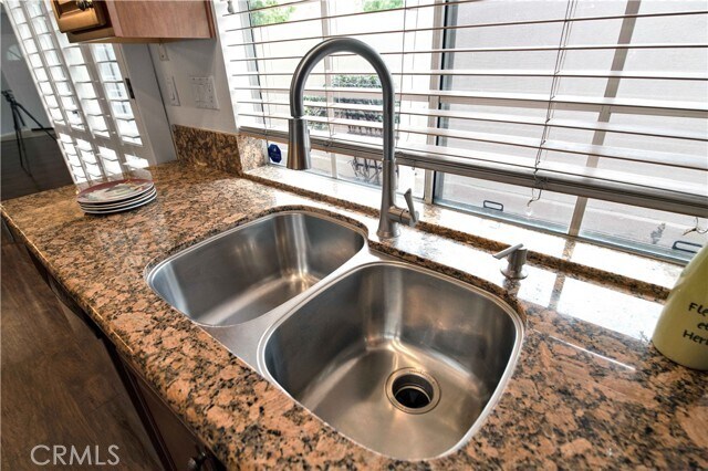 Building Photo - 58 Almador