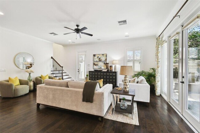 Building Photo - 134 Chesapeake Ave