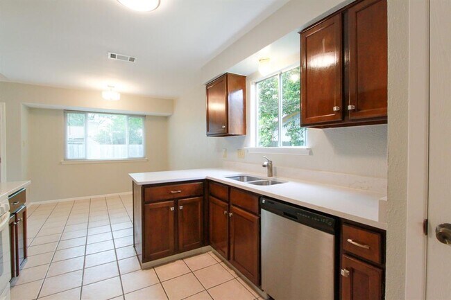 Building Photo - 7900 Whitsun Dr