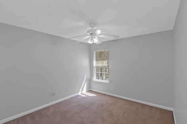 Building Photo - 3309 Touchwood Ct SW