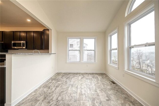 Building Photo - 123 Foxhound Dr