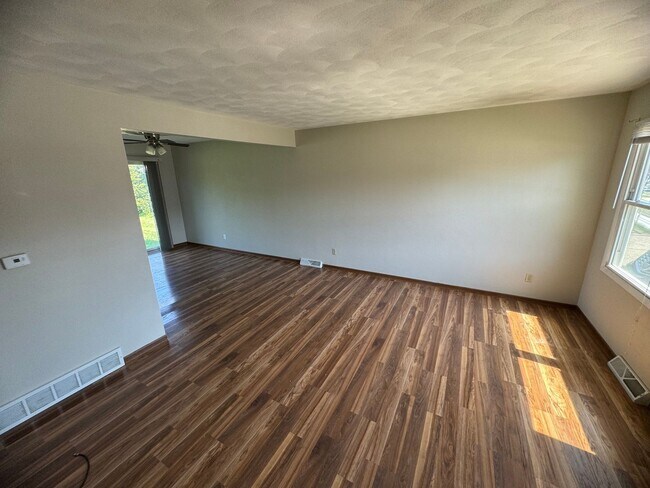 Building Photo - HM 3302-3304 W. 18th