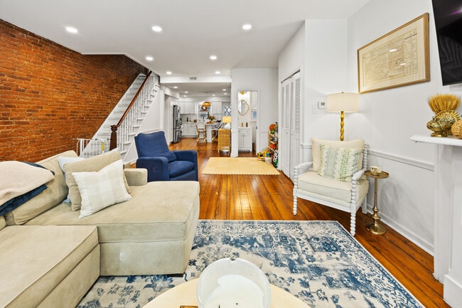 Building Photo - 2207 Lombard St