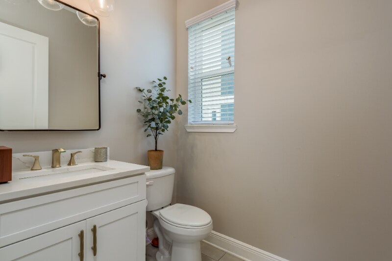 Building Photo - 3702 W Roland St