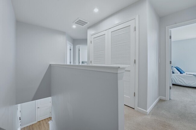 Building Photo - 838 Dean Dr