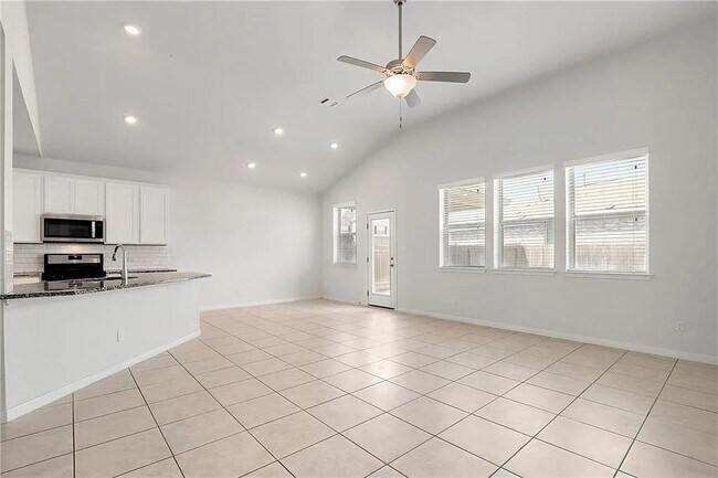 Building Photo - 541 Palmilla St