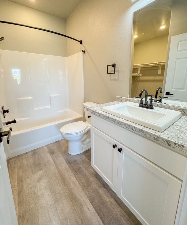 Building Photo - Pet Friendly 2 bed/ 2 bath unit at Soldier...
