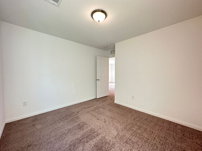 Building Photo - Robindale & Westwind