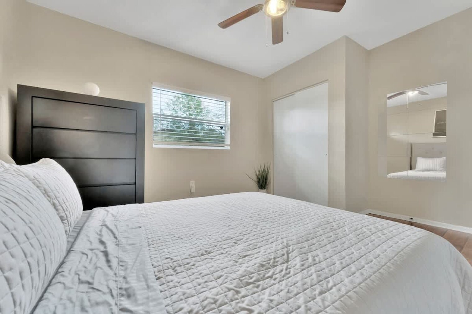 Building Photo - 1905 W St Louis St