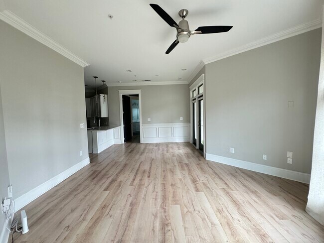 Living room - 625 Piedmont Ave NE