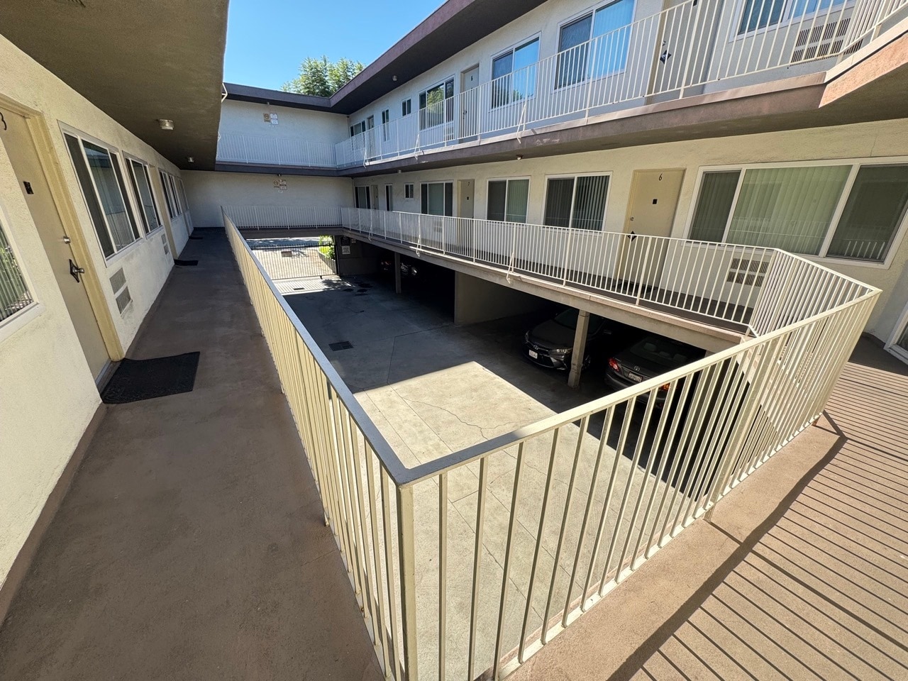 Building Photo - 447 W Elk Ave