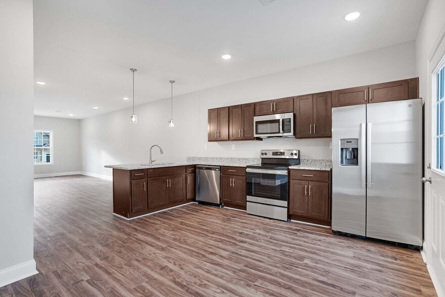 Building Photo - 541 New S Dr