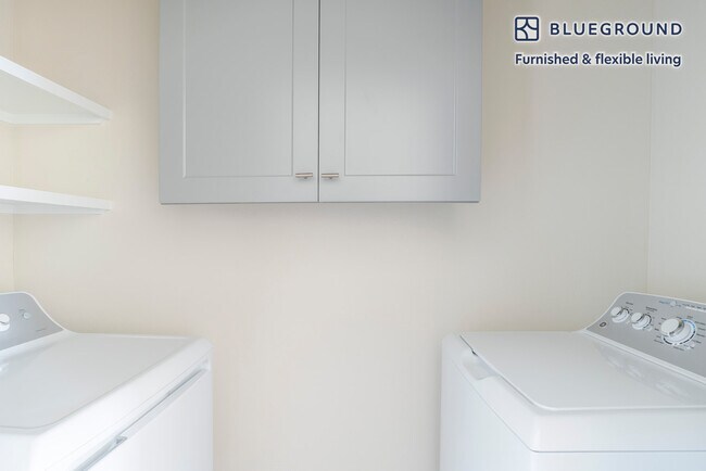 Building Photo - 1501 W Howard Ln