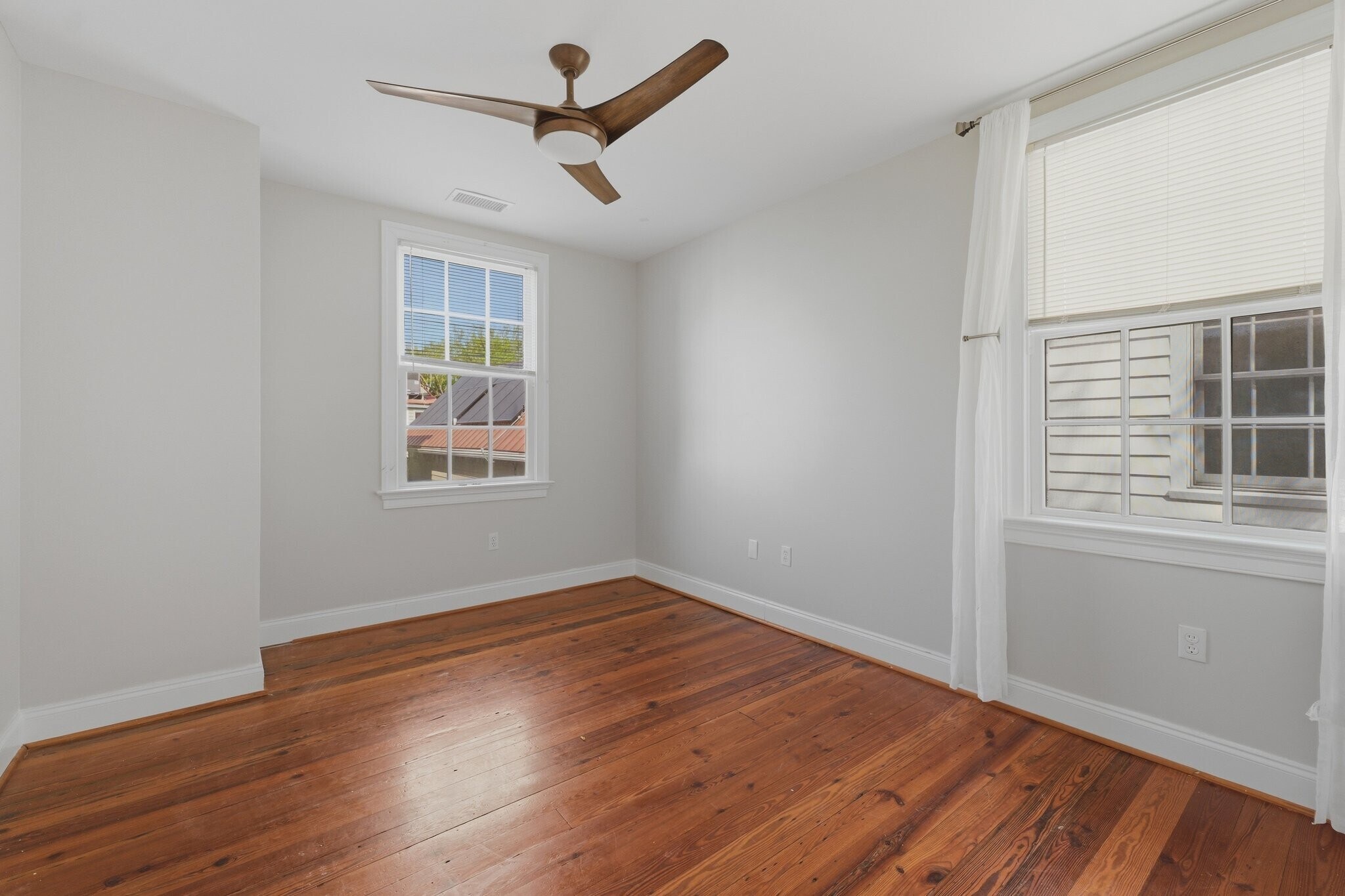 Building Photo - 9 Bogard St