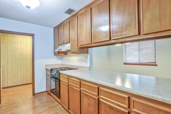 Building Photo - 1609 Willow Bend Way