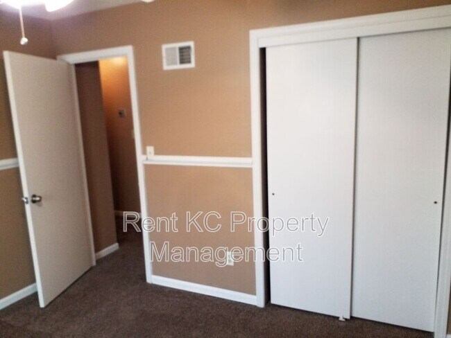 Building Photo - 10013 N Harrison Dr