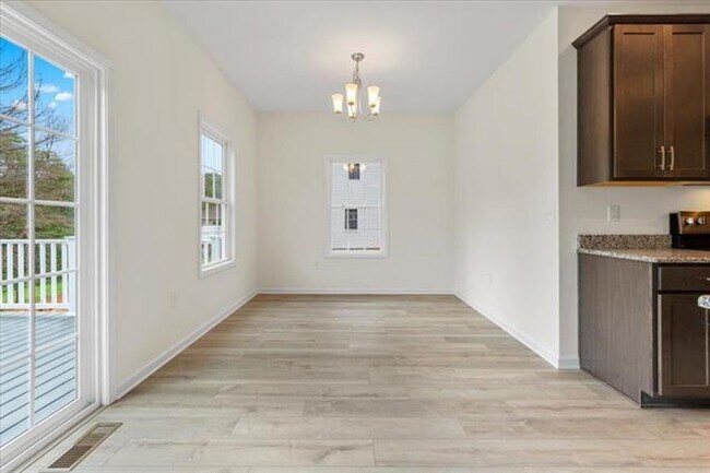 Building Photo - 5 BED 2 BATH HOME LOCATED IN BLACKSBURG