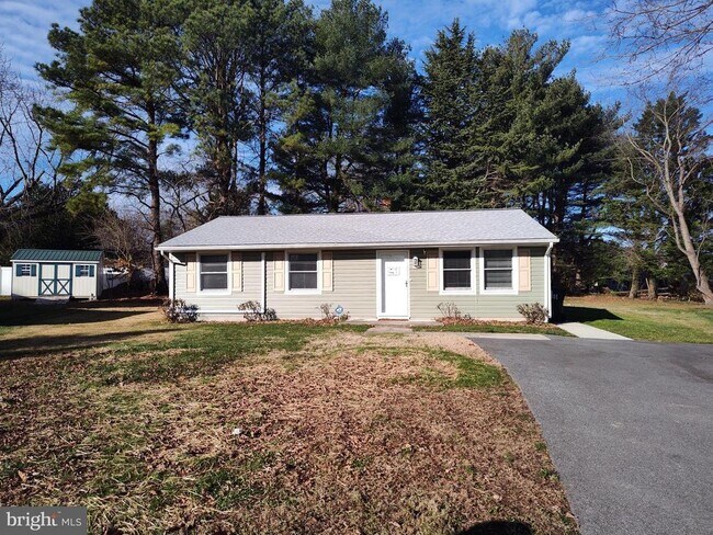 Building Photo - 8566 Dyott Ct