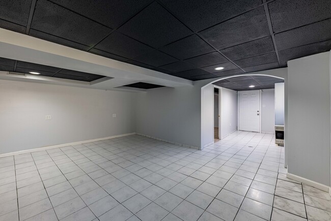 Building Photo - 3838 W 64th St