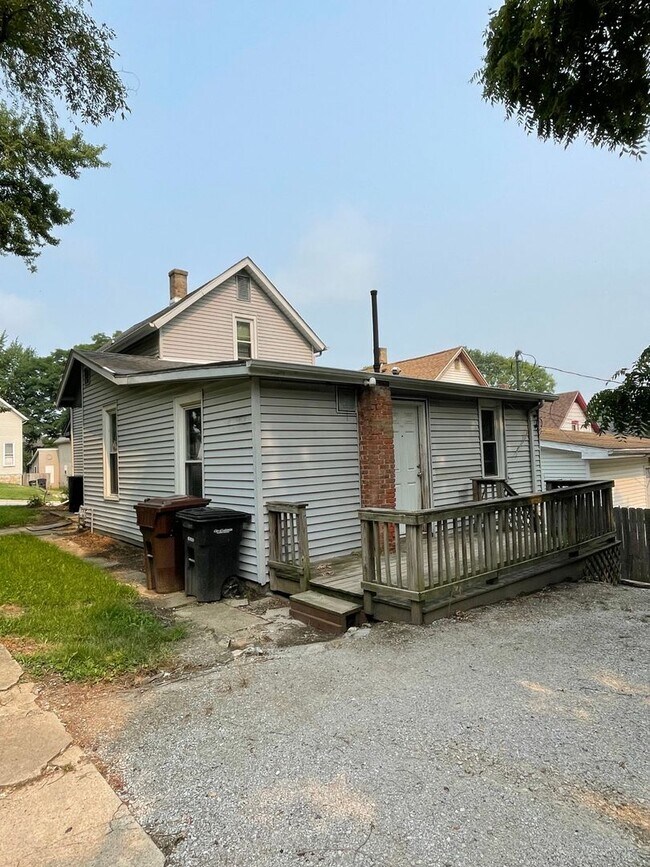 Building Photo - 103 Asher St