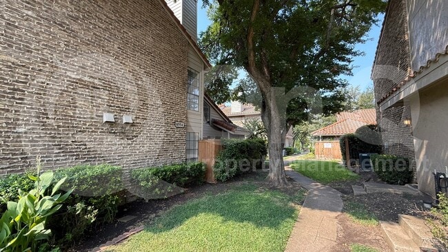 Building Photo - 855 Dublin Dr