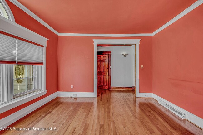 Building Photo - 533 S Franklin St