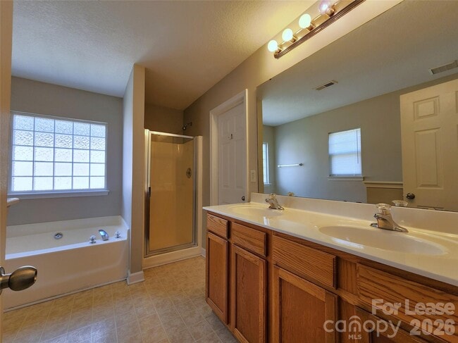 Building Photo - 1445 Matthew Allen Cir