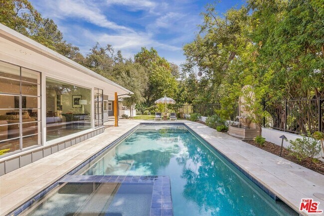 Building Photo - 11349 Canton Dr