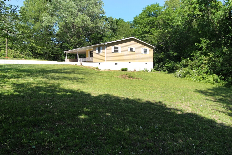 Building Photo - 1940 Harris Rd