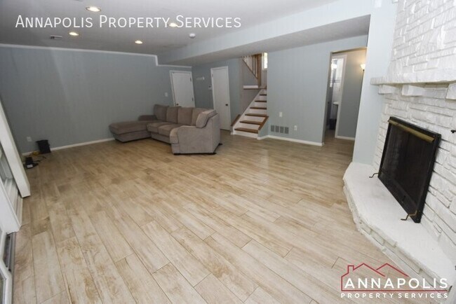 Building Photo - 300 S Cherry Grove Ave
