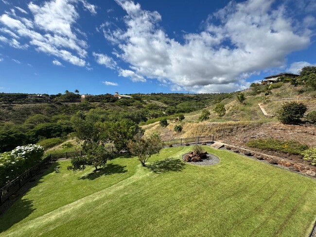 Building Photo - Beautiful 3-Bedroom & 3-Bathroom (Kapolei,...