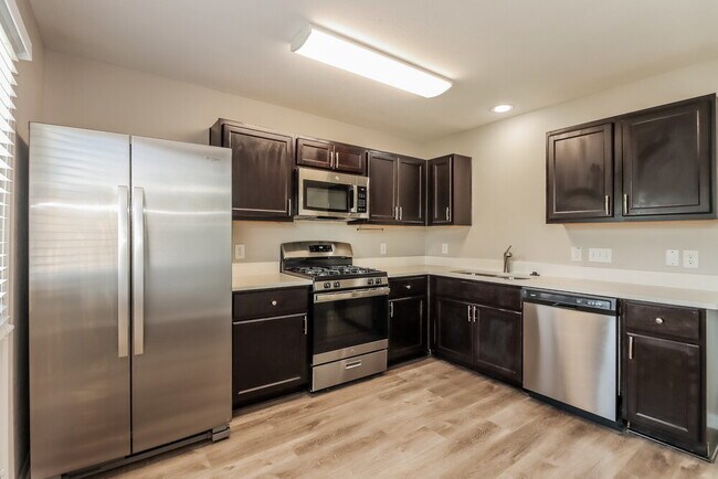 Building Photo - 3102 Same Way