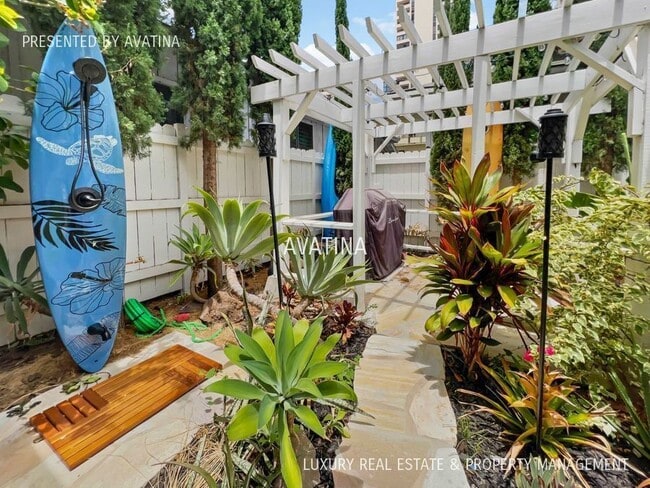 Building Photo - 244 Kapili St