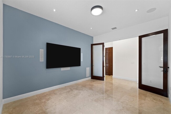 Building Photo - 9400 SW 93rd Ct