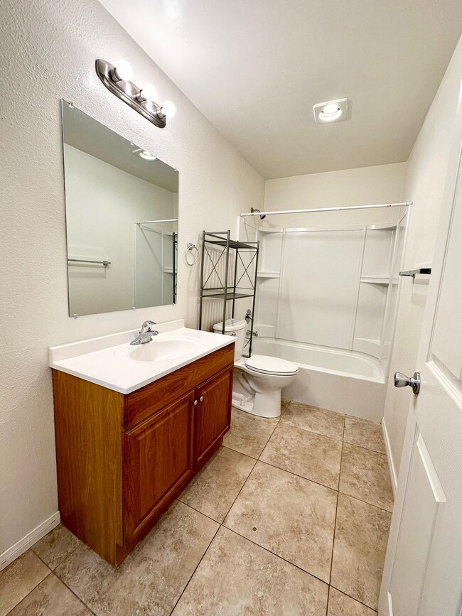 Building Photo - 9906 Buena Vista Dr