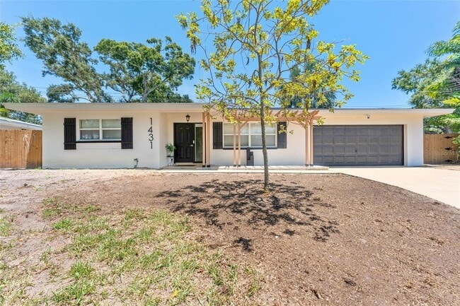 Building Photo - 1431 San Helen Dr