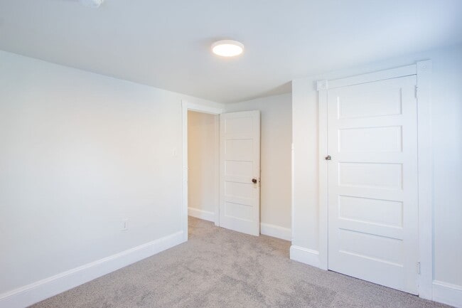 Building Photo - Wonderful Updated TownHouse in the Heart of Middletown - On Main St