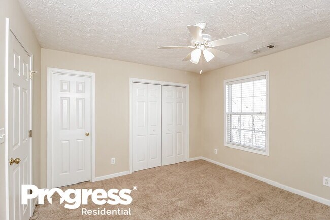 Building Photo - 271 McClure Dr