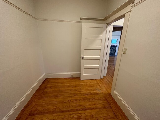 Building Photo - Charming Temescal Gem with Timeless Character & Spacious Living