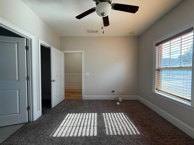 Building Photo - 855 Avery Park Dr